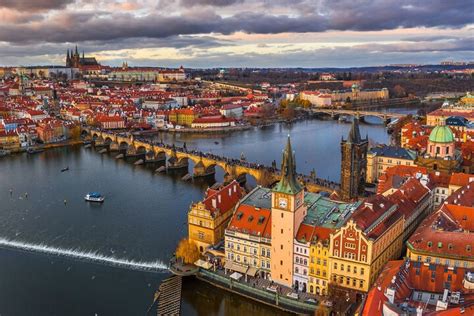Prague Walking Tours .